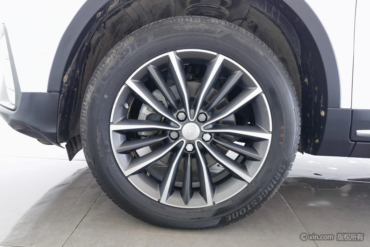 二手博越 2018款 1.8TD 自动两驱智尊型4G互联版图片6