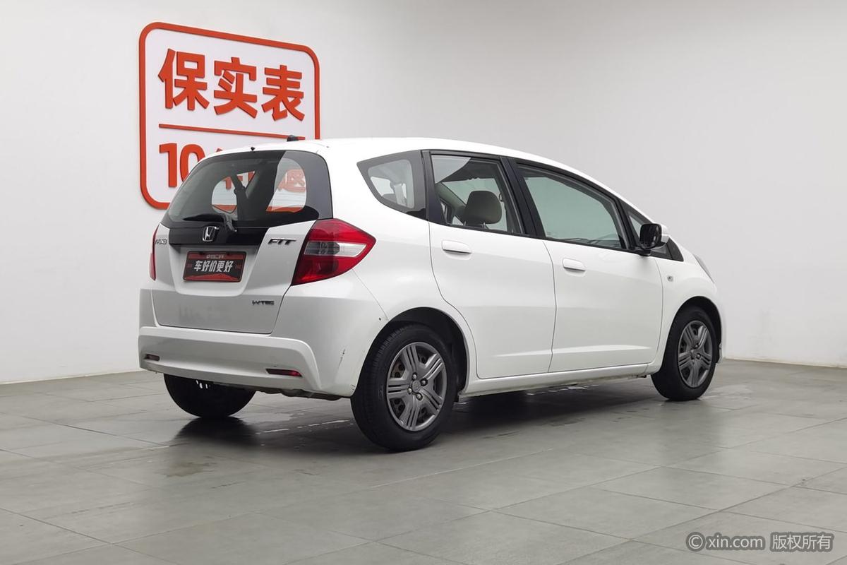 二手飞度 2011款 1.3L 自动舒适版图片2