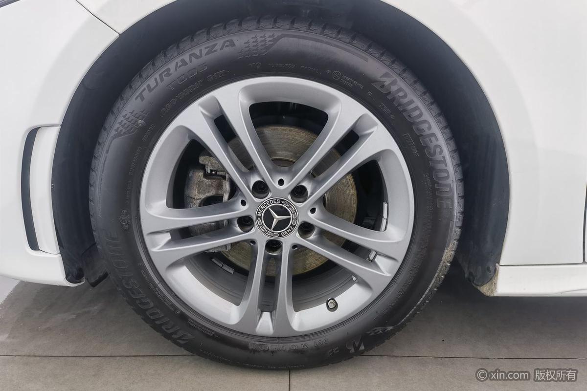 二手奔驰A级 2021款 改款 A 180 L 运动轿车图片6