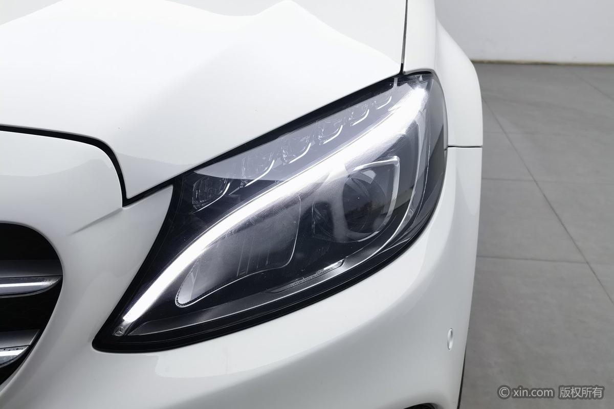 二手奔驰C级 2017款 改款 C 200 L 运动版图片5