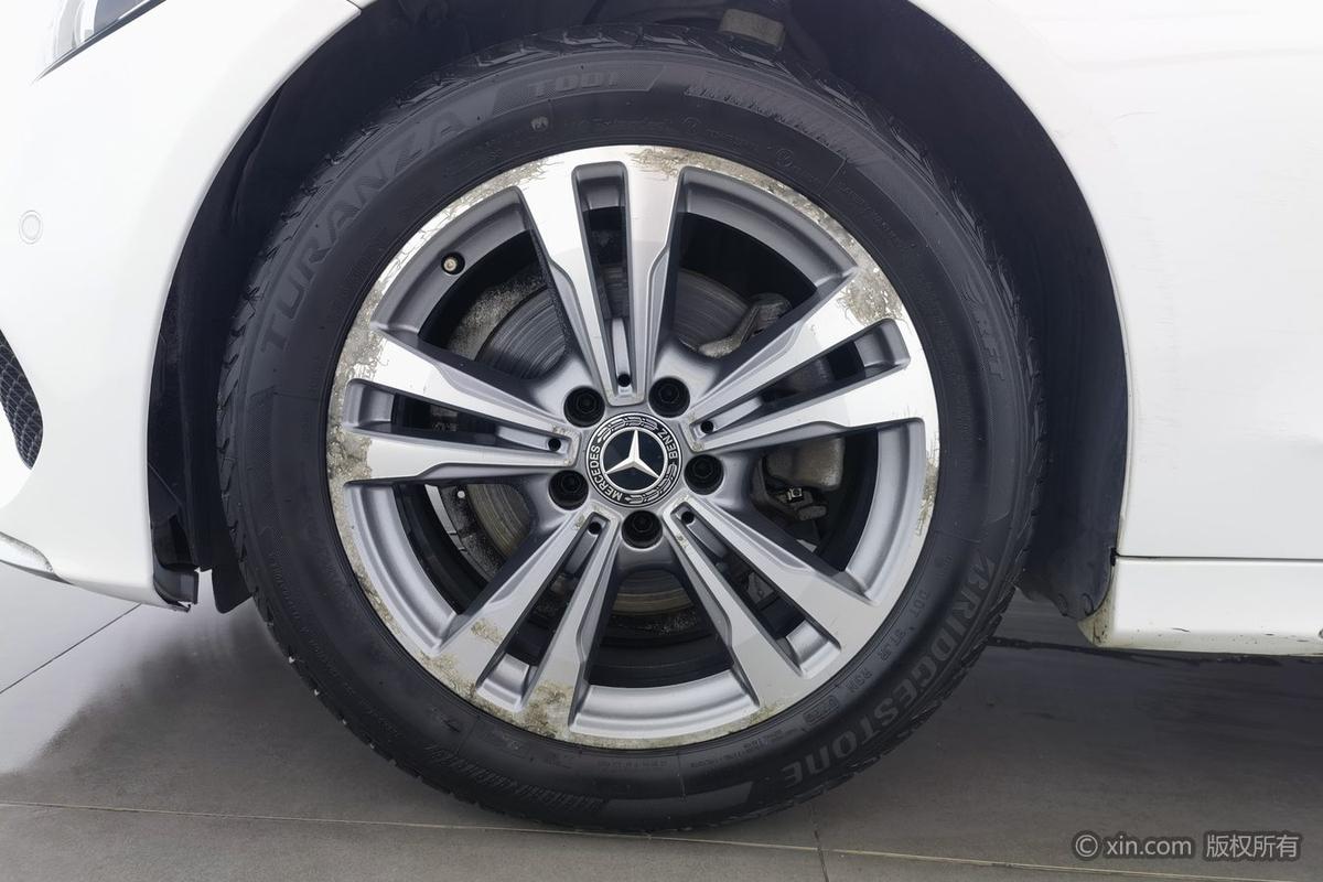 二手奔驰C级 2017款 改款 C 200 L 运动版图片6