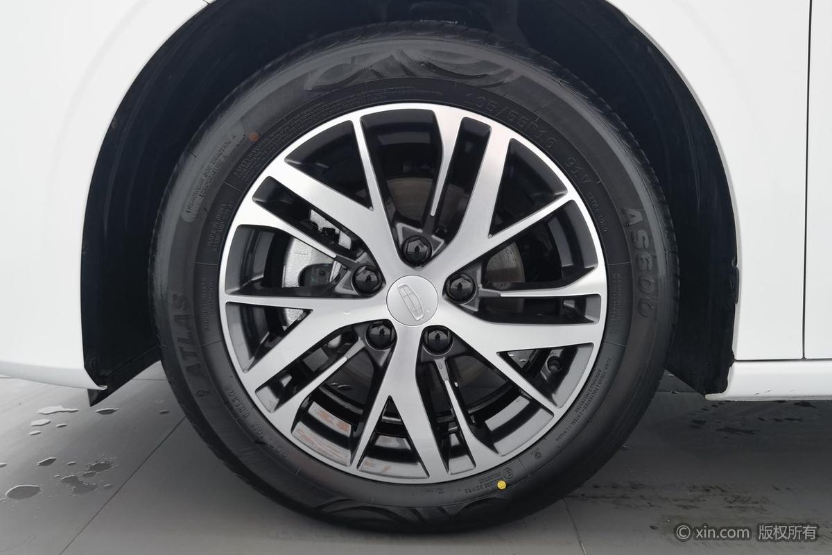 二手帝豪 2025款 第4代 1.5L 手动龙腾版图片6