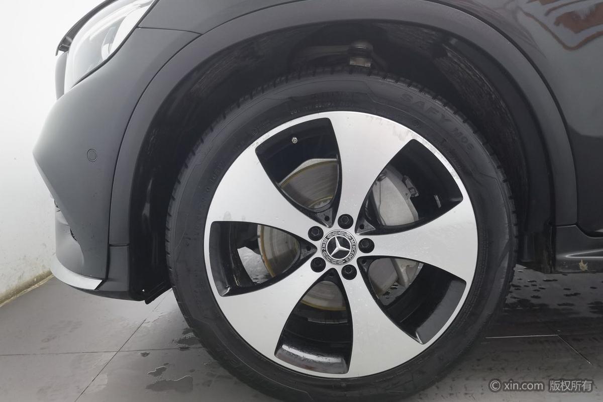 二手奔驰GLC 2018款 改款 GLC 300 4MATIC 动感型图片6
