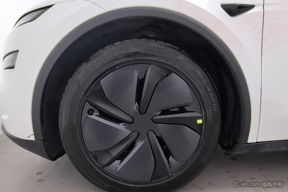 二手Model Y 2025款 长续航全轮驱动 首发版图片6