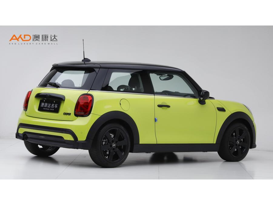 二手MINI 2022款 改款 1.5T COOPER 艺术家图片3