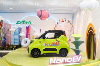 还是五菱会玩，推全新两座小车，一上市就被认可，名为NanoEV图5
