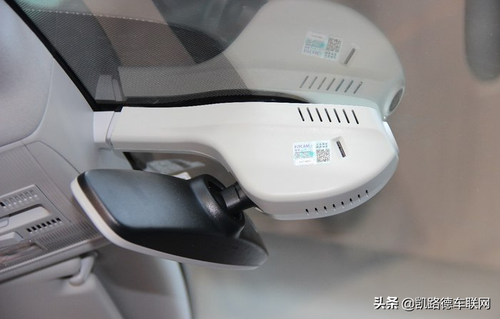 大众新迈腾帕萨特安装原厂隐藏式行车记录仪附教程，双1080P高清