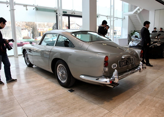 这才是007电影里的原型车，限量25辆的阿斯顿马丁DB5图3