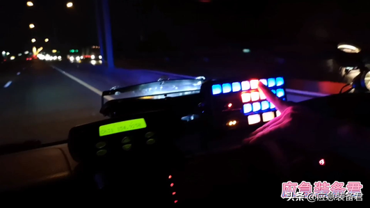 国外警车安装Whelen HHS4207警报器测试视频视频1