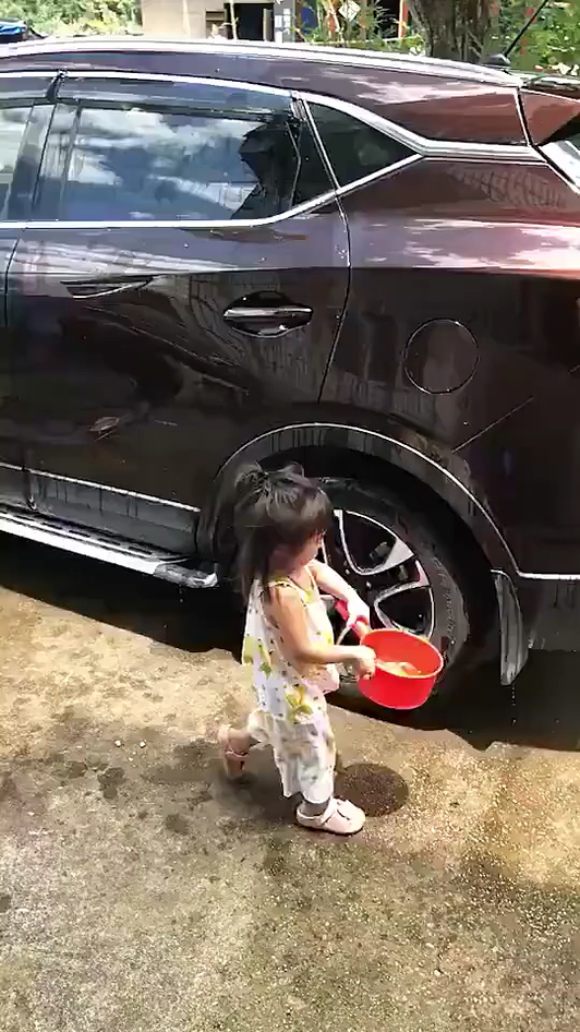 洗车吗？连自己都洗的那种……视频1