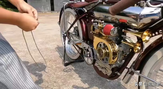 奇怪奇怪真奇怪，这个摩托靠绳拽视频1