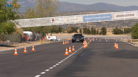 奔驰C63 S Coupe麋鹿测试视频1