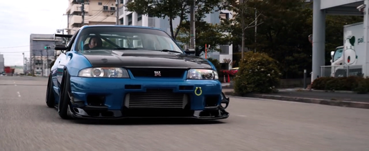 出现在东京街头的改装款GTR-R33，霸气侧漏视频1