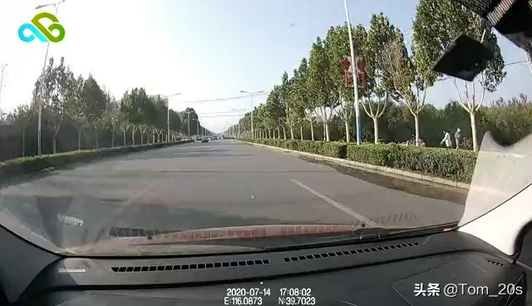 北京房山超车逆行视频1