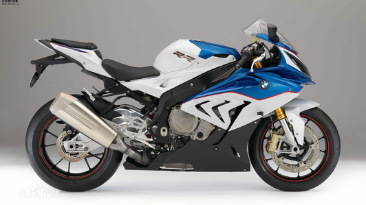 宝马S1000RR超级摩托车极速300+，宝马科技摩托领导者。视频1