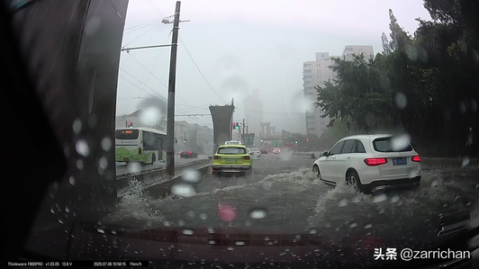 上海大暴雨，开启开船模式视频1