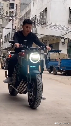 速玖摩托车经营部视频1