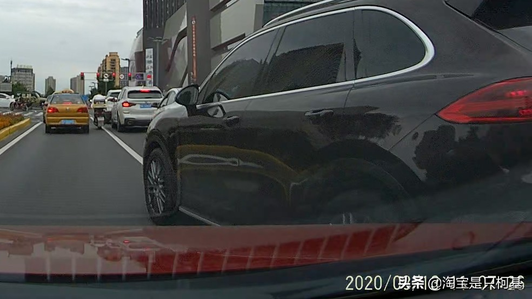 哈尔滨中兴大道 一无德司机实线变道 恶意别车视频1