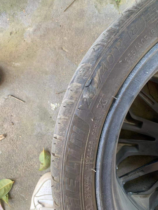老婆开车干废一条轮胎图1