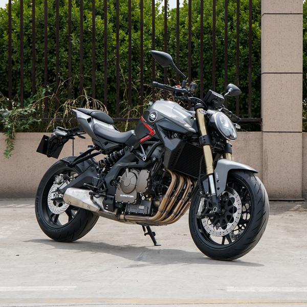 QJMOTOR 追600 2025款 圆灯版厂商_基本信息图