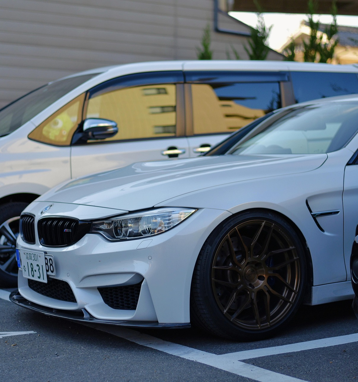 停车场爱车大片话题封面图