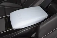 前排中央扶手