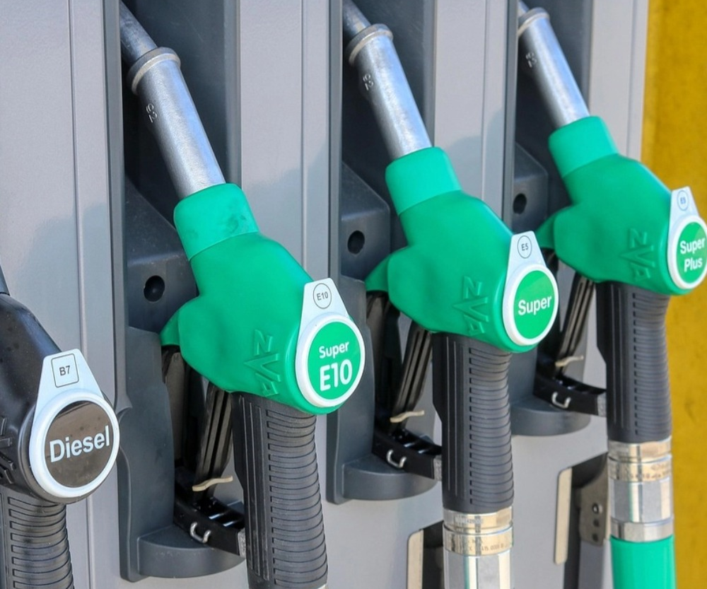 油价上涨你会换电车吗话题封面图