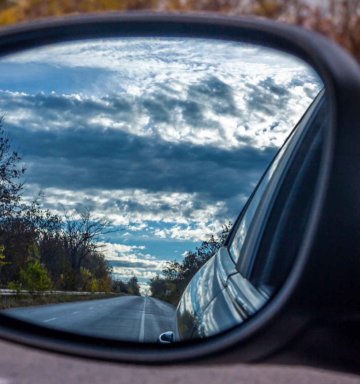 后视镜里的世界话题封面图