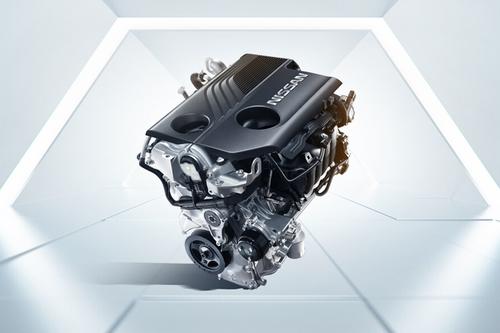 这就是“家轿之王”的压迫感？油耗5个多，全新日产轩逸登场！