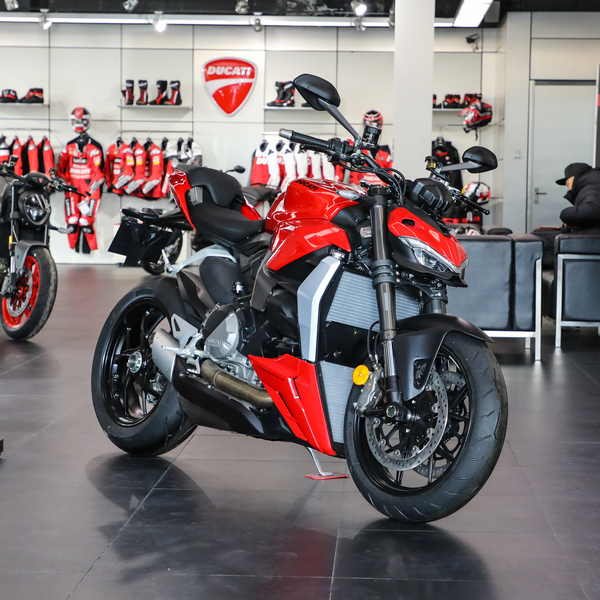 杜卡迪 StreetFighter V2 2022款 杜卡迪红版级别_基本信息图