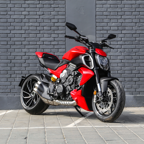 杜卡迪 Diavel V4 2023款 杜卡迪红版级别_基本信息图