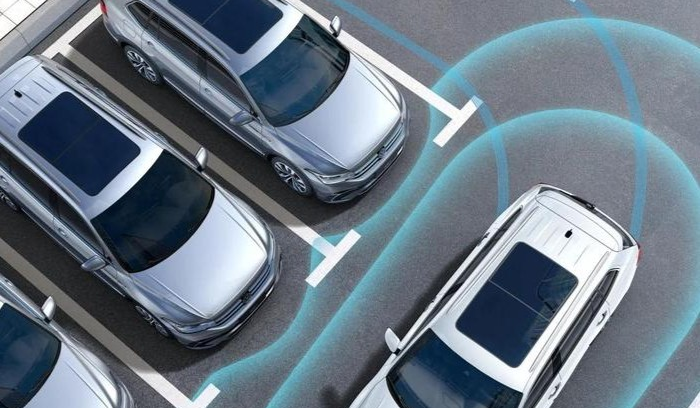 自动泊车，真好用吗？话题封面图