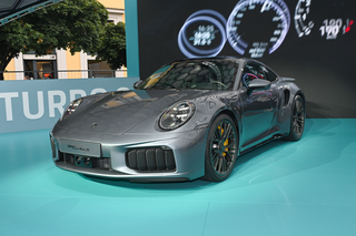 新车 | 272.8万元起，新款保时捷911 Turbo S将在进博会进行国内首秀图1
