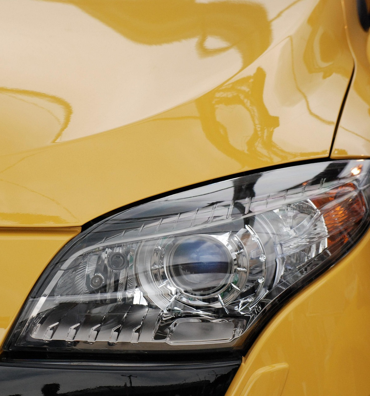 最美爱车大灯话题封面图