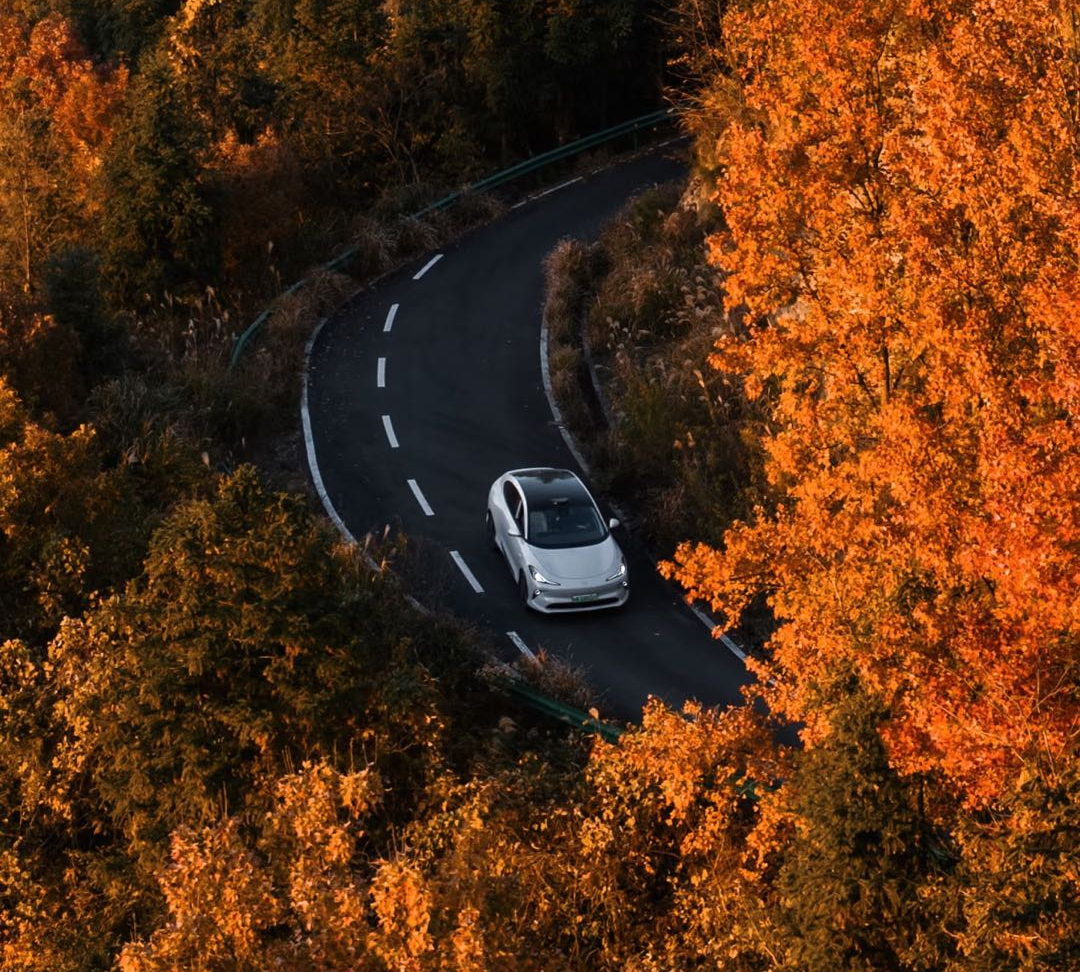 逃离城市计划：带着我的车去跑山话题封面图