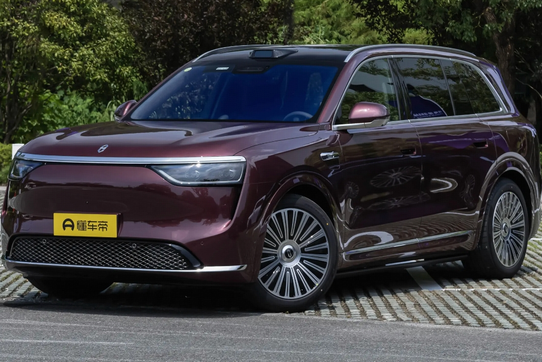 问界M8纯电版看车打卡（有奖）话题封面图