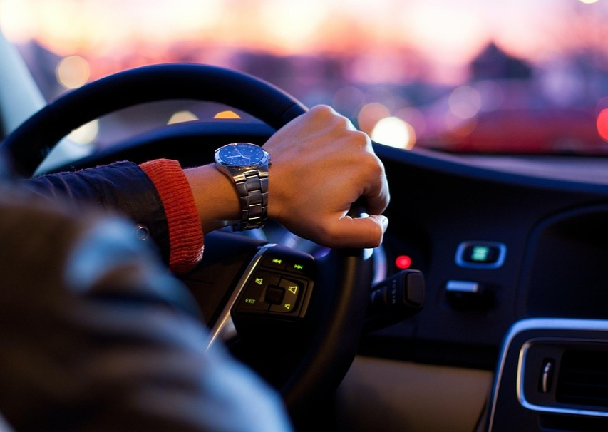 一人一个开车的好习惯话题封面图