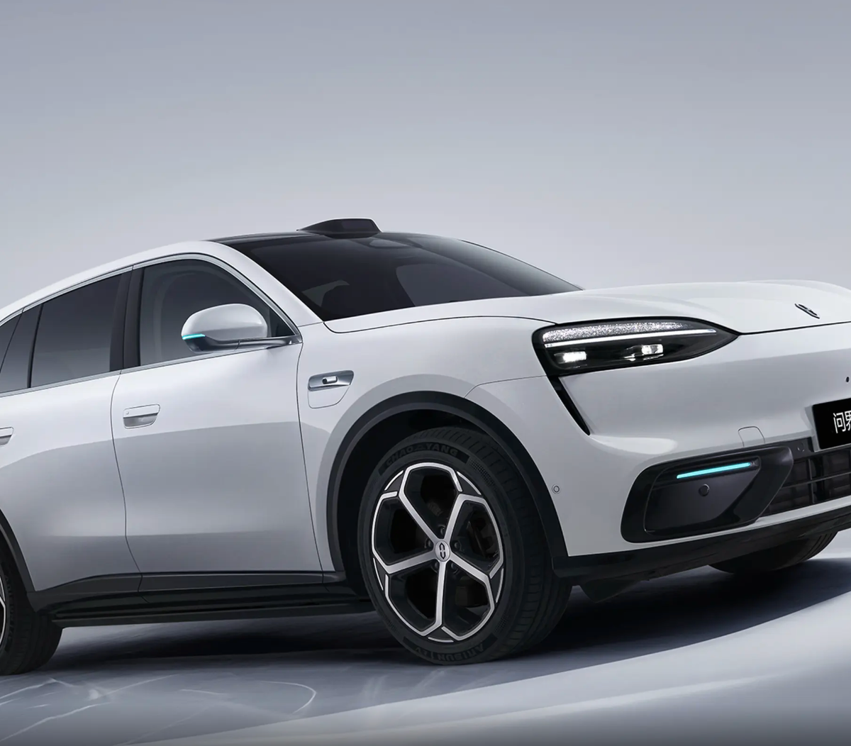 问界M6全新内饰曝光！你怎么看？话题封面图