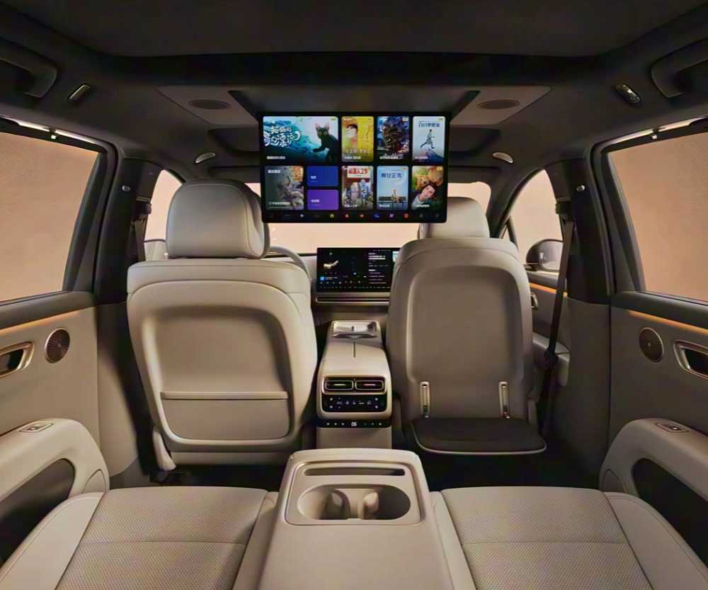 理想i6看车实录话题封面图