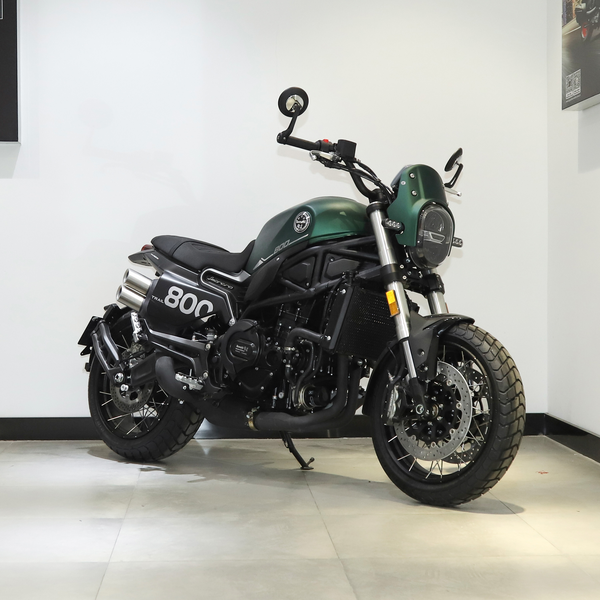 贝纳利 幼狮Leoncino800 2024款 标准版厂商_基本信息图