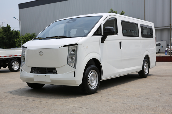 跨越星光 EV 2025款 客车 300KM快充舒适版亿纬41.86kWh 7座厂商_基本信息图