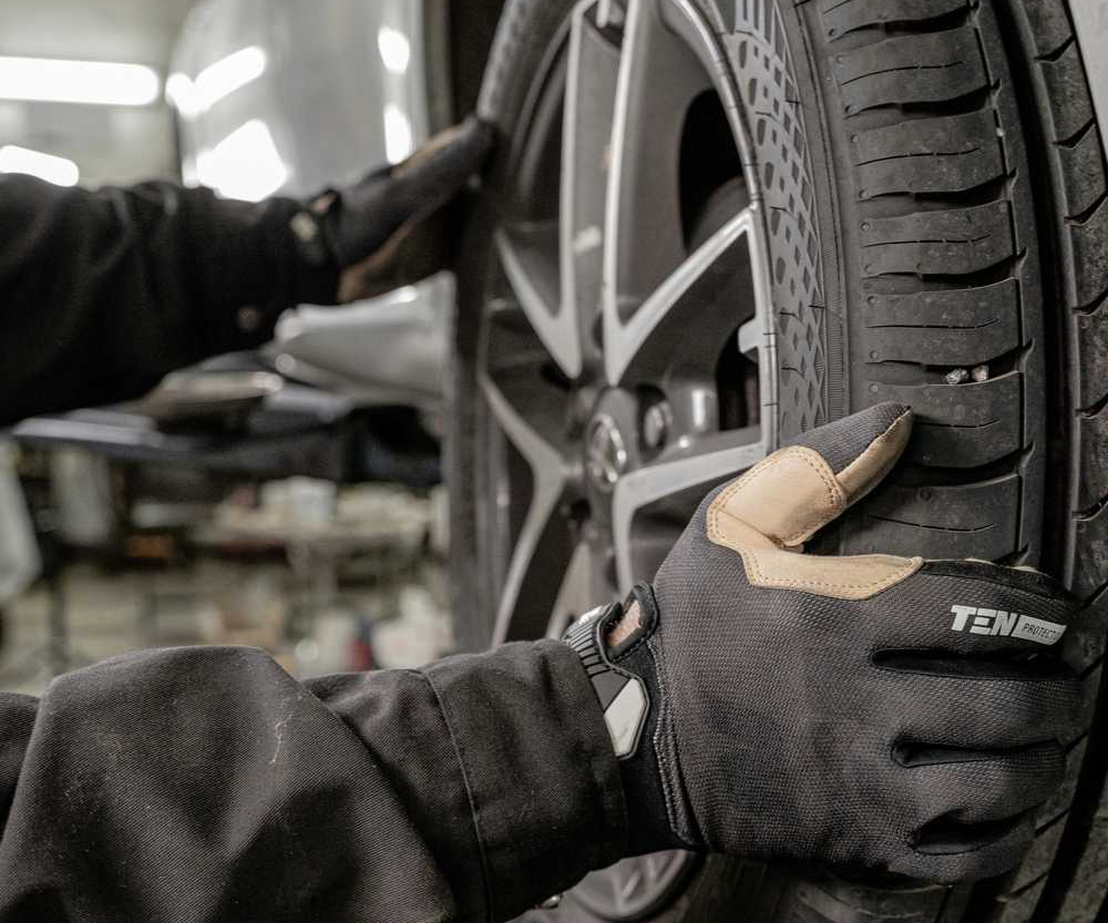 车胎扎过最离谱的东西话题封面图