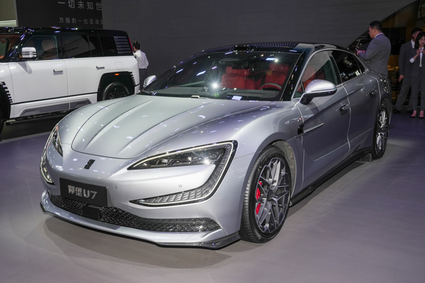 仰望U7 PHEV 2025款 四座旗舰版发动机最大功率(kW)_基本信息图