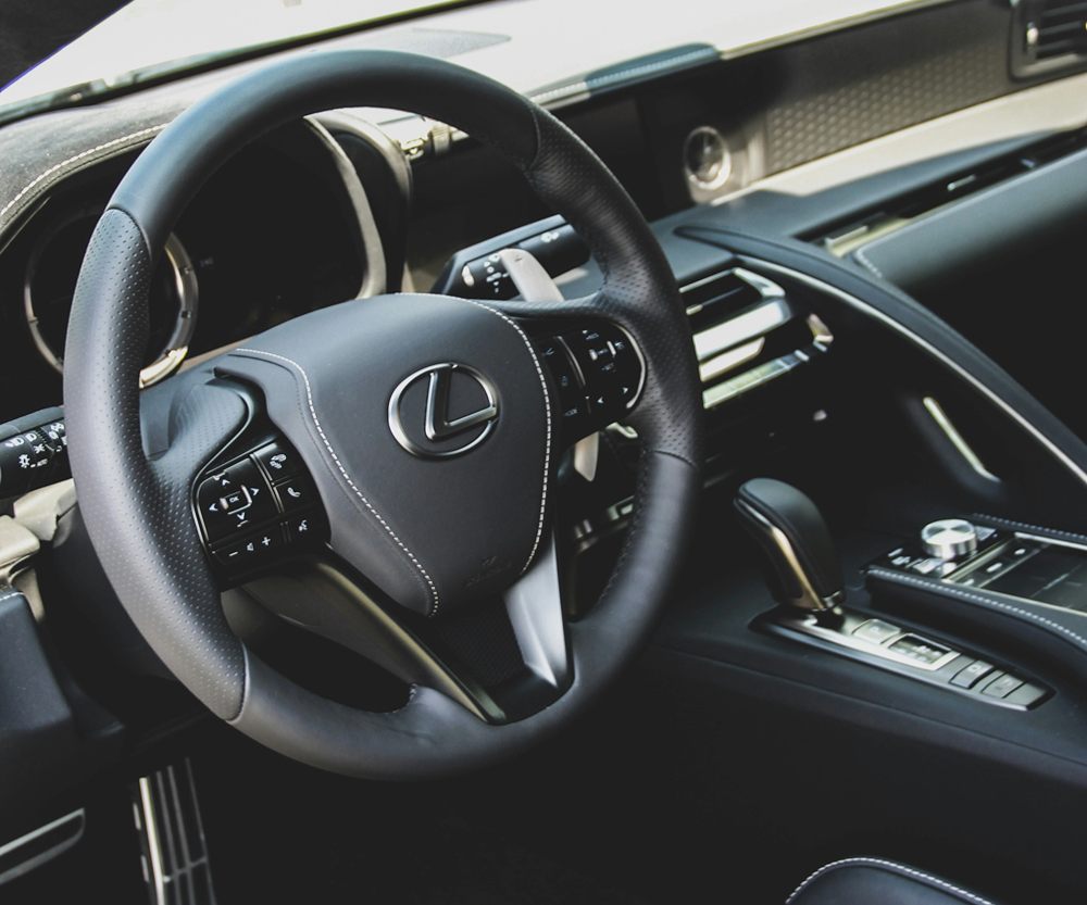 夏季车内防晒技巧话题封面图