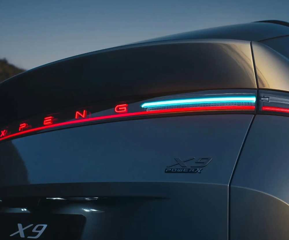 锐评小鹏X9增程版话题封面图