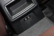 后排USB接口
