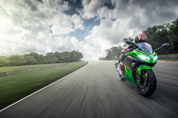 川崎 Ninja 400 2022款 KRT版厂商_基本信息图