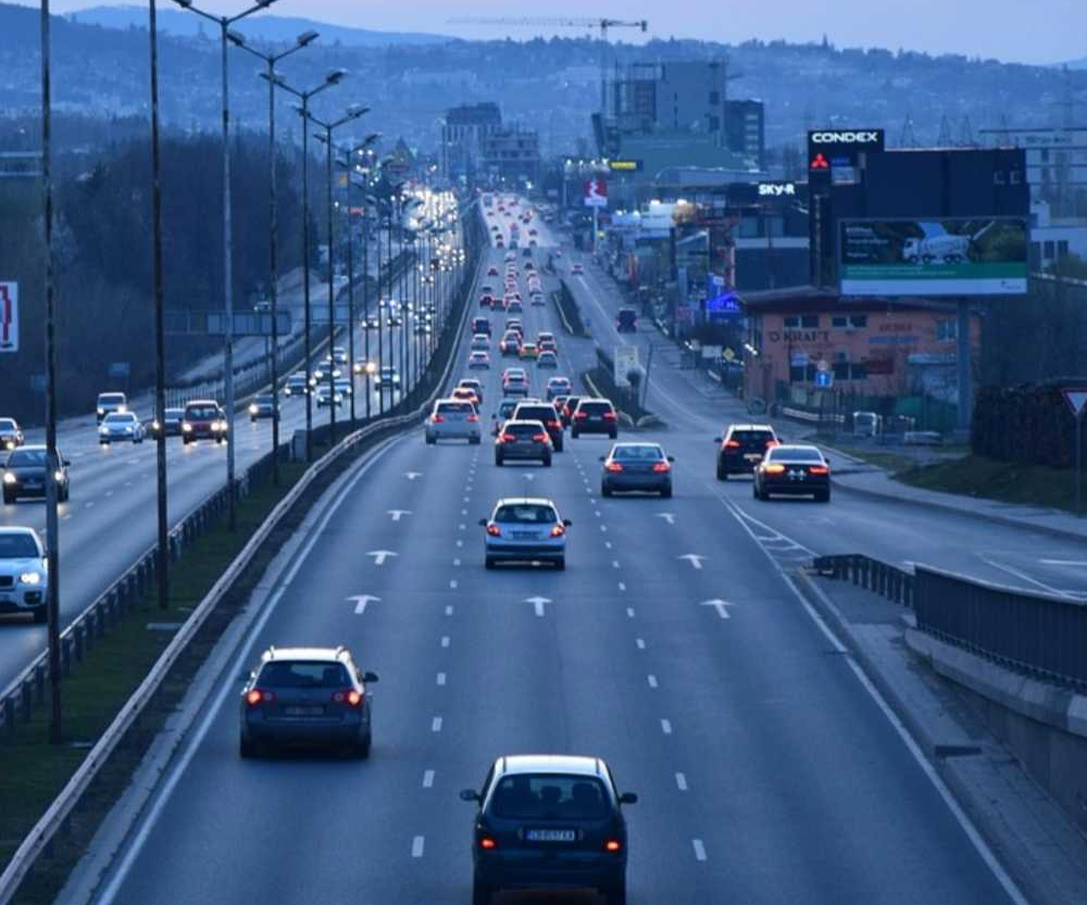 跑高速，你是哪种风格？话题封面图