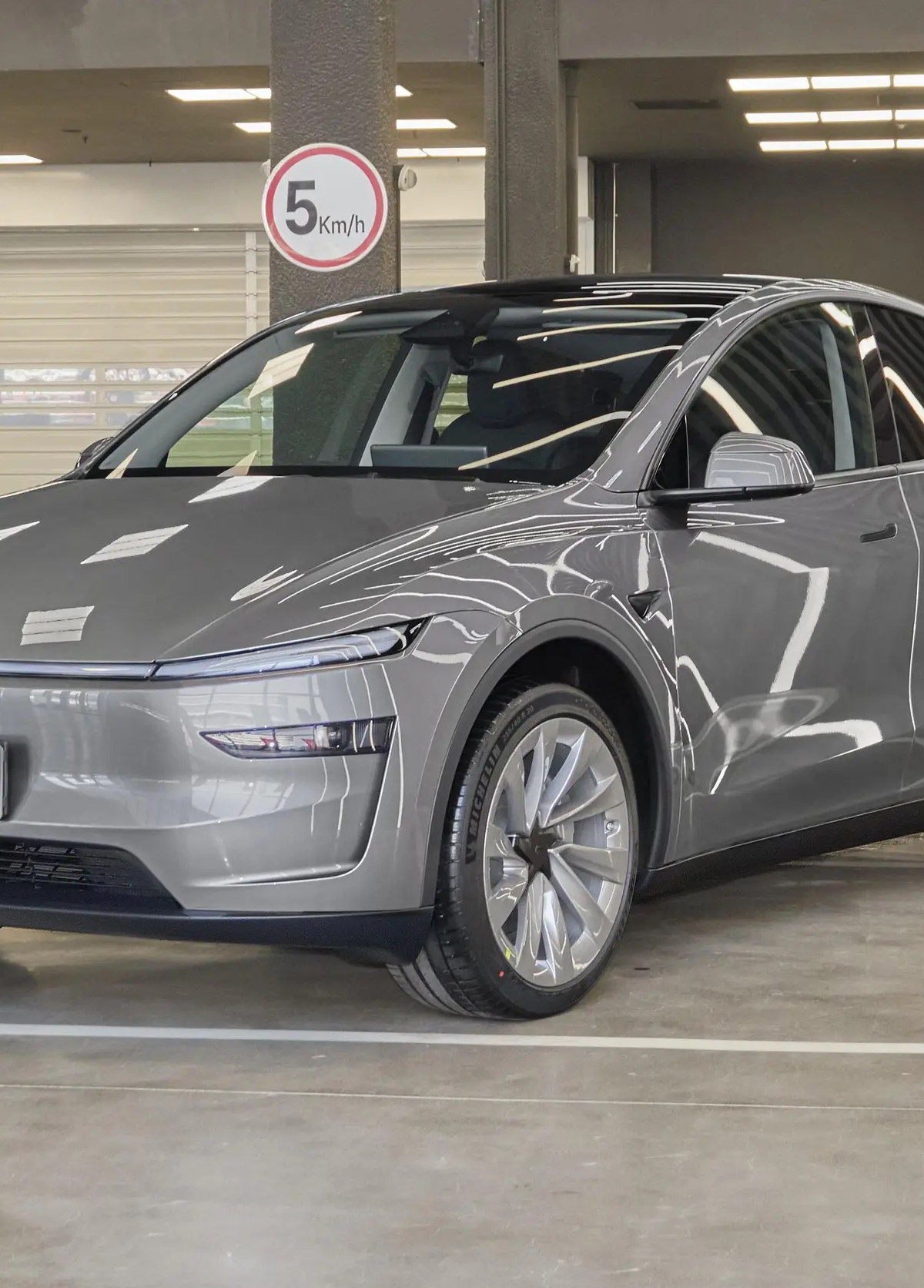 特斯拉要选装辅助驾驶吗话题封面图