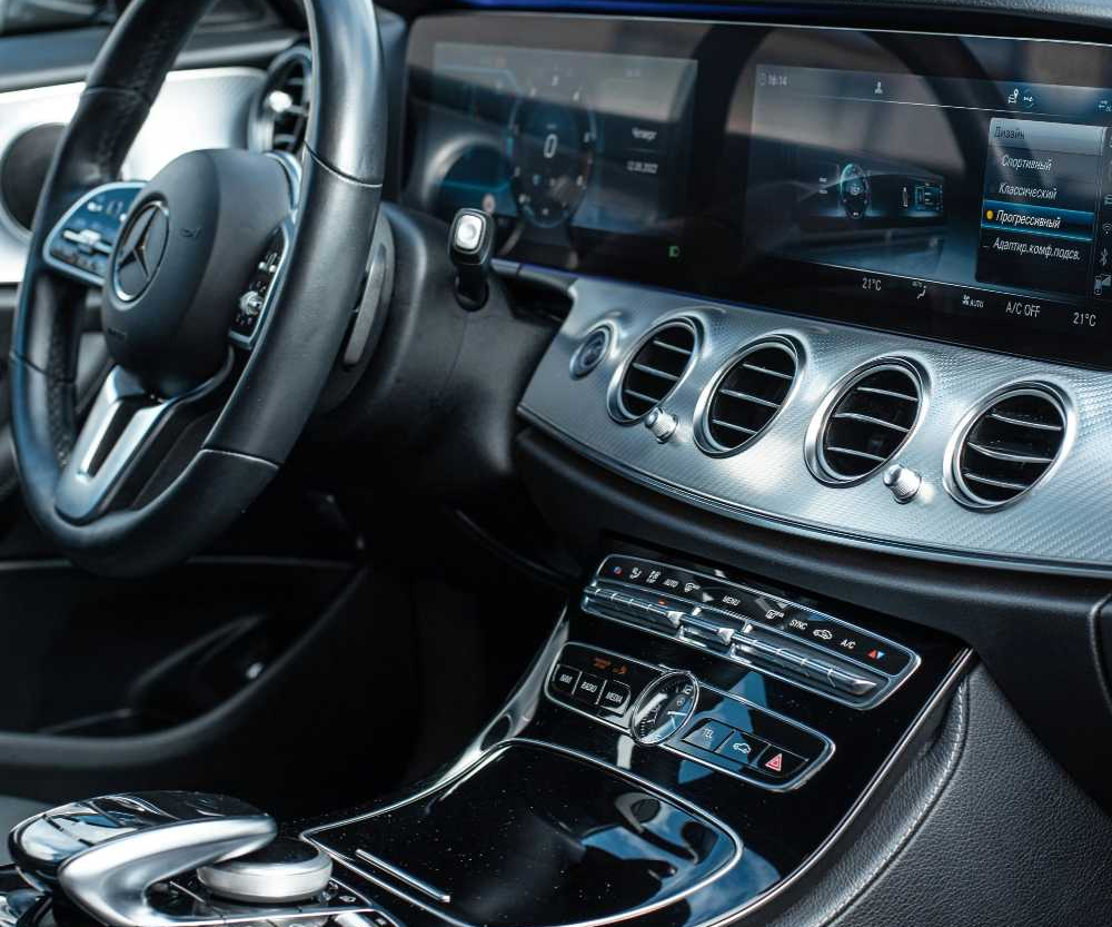 开车导航用车机还是手机话题封面图